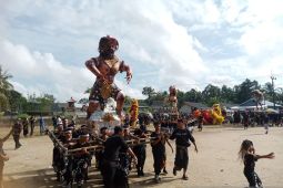 Umat Hindu di Belitung arak ogoh-ogoh