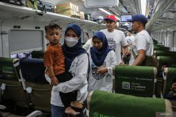 LKBN ANTARA berangkatkan 140 pembaca setia untuk mudik gratis tujuan Jawa Timur