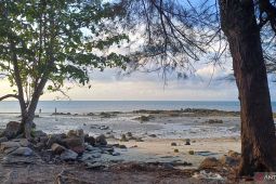 Dispar Kepri tingkatkan aspek keamanan wisata pantai saat libur Lebaran
