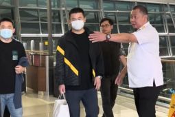 Imigrasi amankan dua buron asal China