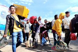 Ribuan masyarakat mudik melalui Pelabuhan Sampit
