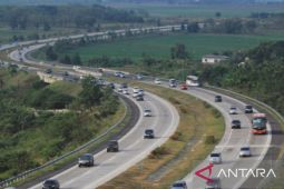 Sebanyak 74 ribu kendaraan melintas Tol Cipali dari arah Jakarta pada Sabtu