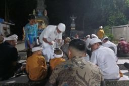 Umat Hindu sembahyang Tilem sambut Nyepi di Kalimantan Selatan