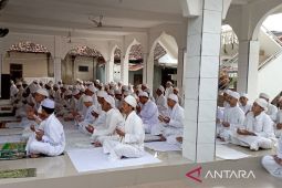 Jamaah Asy-Syahadatain di Indramayu melaksanakan Shalat Id lebih awal