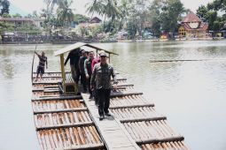 Bupati Garut mengecek kesiapan wisata sambut libur Lebaran