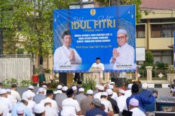 Bupati-Wakil Bupati HST salat Idul Fitri di Taman Dwi Warna Barabai