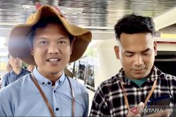 Joni Manurung walks 188 days from Medan to Jakarta to meet President