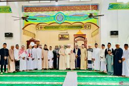 Bupati Bangka Selatan salat Idul Fitri di Masjid Nurul Huda Airbara, Wabup di Desa Sengir