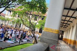 Shalat Idul Fitri sekaligus berwisata di Lawang Sewu Semarang