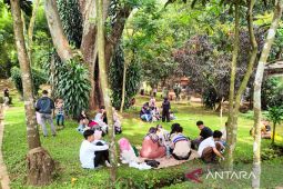 Kebun Binatang Bandung larang pengunjung botram di dalam