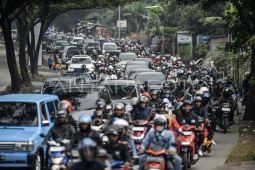 Arus lalu lintas Cileunyi-Nagreg dipadati pemudik lokal