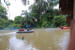 Warga Aceh Timur berlebaran hanyut di Sungai Lepan Langkat