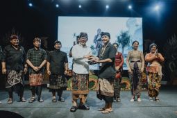 Pemkab Badung bantu renovasi bangunan pura di Karangasem