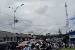 Urai kepadatan menuju Pantai Anyer, polisi berlakukan sistem buka tutup