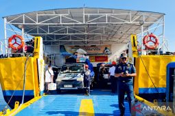 Ratusan warga Madura pulang kampung setelah Lebaran via Situbondo