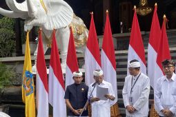 Pemprov Bali larang warga dan pedagang pakai plastik sekali pakai di Pura Besakih