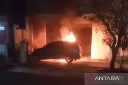 2 mobil di Cianjur diduga sengaja dibakar OTK, polisi buru pelaku