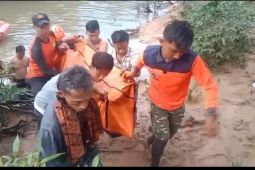 BPBD Langkat dan Tim SAR temukan jasad korban tenggelam warga Aceh Timur  di Sei Lepan