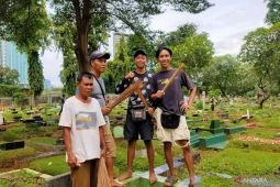 Mencari penghidupan dari rumah orang mati