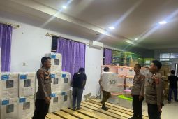 Polisi kawal ketat distribusi logistik PSU Pilkada 2024 di Kabupaten Banggai
