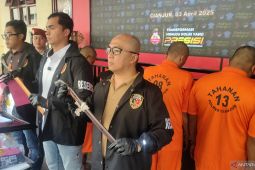 Delapan pemalak sopir dan penumpang angkutan ke selatan Cianjur dijebloskan ke sel