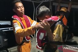 Basarnas Babel evakuasi kapal pemancing mati mesin di Perairan Koala