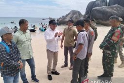 Wabup Belitung tinjau dua destinasi wisata saat libur Lebaran 2025