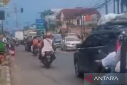 Arus balik 2025 -  H+4 Lebaran, kendaraan ramai melintasi Cianjur