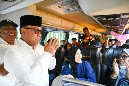 Wabup Banyuwangi lepas bus balik gratis ke Jakarta