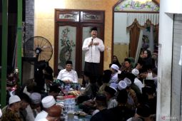 Menteri Sosial kunjungi keluarga korban longsor