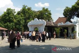 Wisatawan ke Keraton Kasepuhan Cirebon naik 40 persen pada libur Lebaran 2025