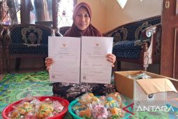 Produksi jajanan pasar tradisional di Lamongan meningkat saat Lebaran