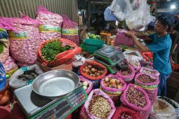 Harga pangan Senin, cabai rawit merah turun jadi Rp79.756 per kg
