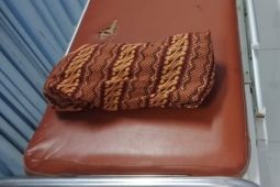 Tak mampu bayar ambulans, Warga Sumbawa Barat pilih taksi online bawa pulang jenazah bayinya