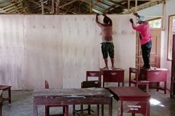 Pemkab-Donggala perbaiki ruangan kelas SDN 9 Banawa usai banjir