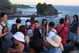 Kunjungan wisatawan saat liburan Lebaran di Tanah Lot Bali
