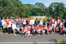 Rektor UI Heri Hermansyah olahraga bersama tokoh lintas profesi di Kampus UI Depok