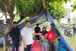 Dinsos Sulsel berikan bantuan kepada korban kebakaran di Makassar