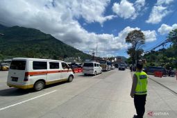Polres Garut terus siaga di jalur meski arus lalin berangsur normal