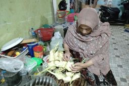 Masyarakat Madura merawat tradisi 'tellasan katopa'