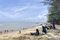 Dispar: 34.976 wisatawan kunjungi pantai di Kobar selama libur Lebaran