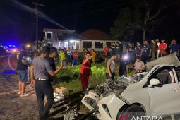 Tabrakan mobil truk vs minibus di Bangka Selatan, satu orang meninggal dunia dan delapan luka-luka
