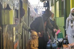 KAI Daop 1 catat volume penumpang kereta ap kembali normal pada H+7 Lebaran
