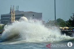 Waspadai gelombang setinggi 2,5  meter di Perairan Barat Kepulauan Nias