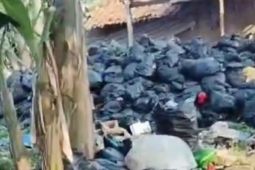 Sempat viral, DLHK Karawang tindaklanjuti temuan timbunan limbah pembalut wanita