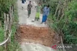 BNPB bangun embung dan perbaiki jembatan rusak di Sampang