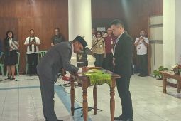 Wali Kota Kupang melantik Ignasius Repelita menjadi penjabat Sekda