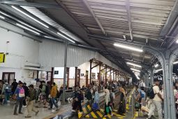 Sebanyak 409.664 penumpang gunakan kereta di Daop 9 saat libur Lebaran