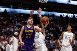 NBA: Doncic cetak 45 poin saat Lakers kalahkan Dallas dan maju ke playoff