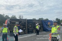 Kecelakaan tunggal bus di Tol Kapal Betung, satu orang meninggal